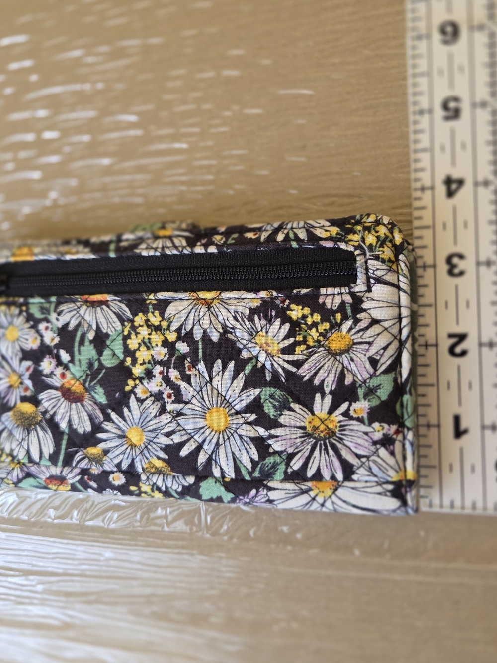 Vera Bradley RFID Finley Small Wallet Daisies White Floral Cotton - Picture 6 of 8